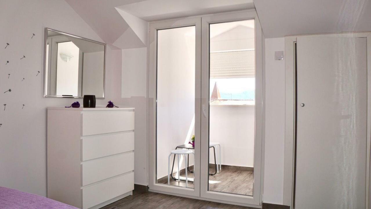 Apartman Zora Trogir Exterior foto